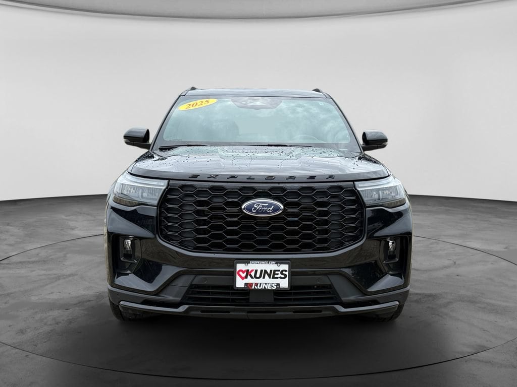Used 2025 Ford Explorer ST-Line
