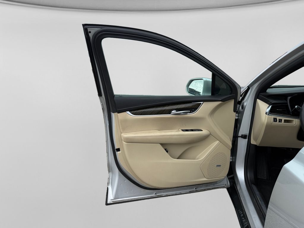 2017 Cadillac XT5 Base - Photo 18