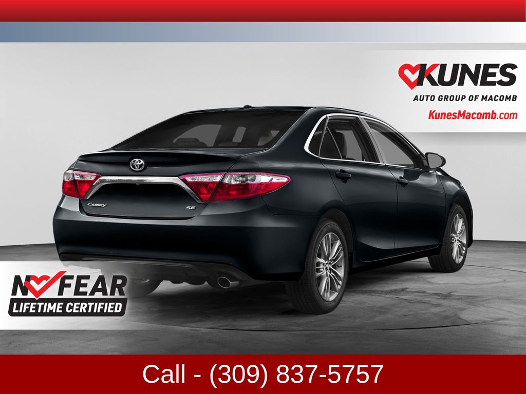 Used 2017 Toyota Camry SE Sedan