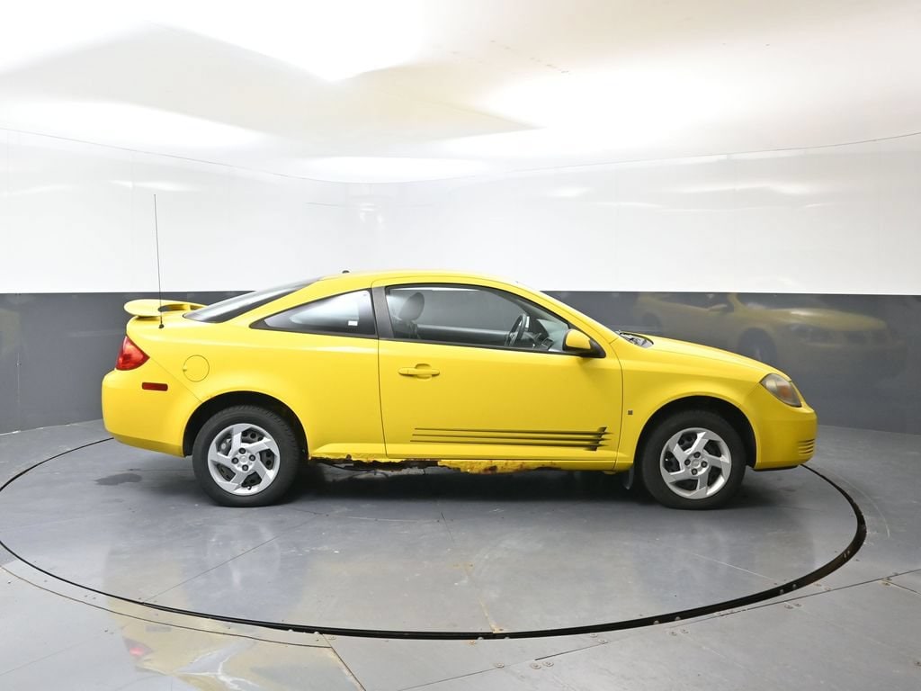 Used 2008 Pontiac G5 Base with VIN 1G2AL18F987106531 for sale in Delavan, WI
