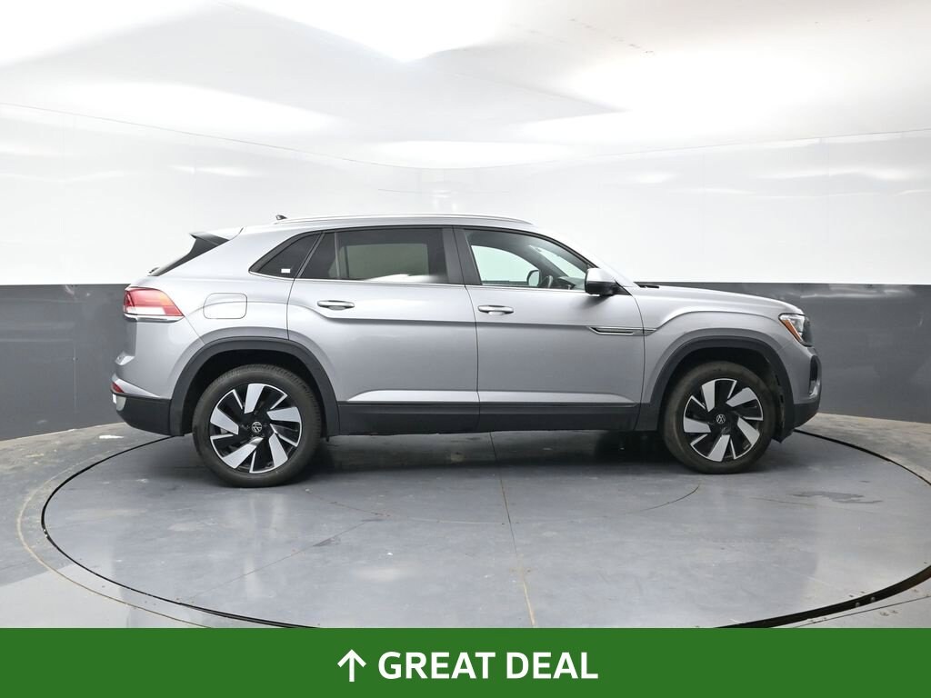Used 2025 Volkswagen Atlas Cross Sport 2.0T SE w/Technology SUV