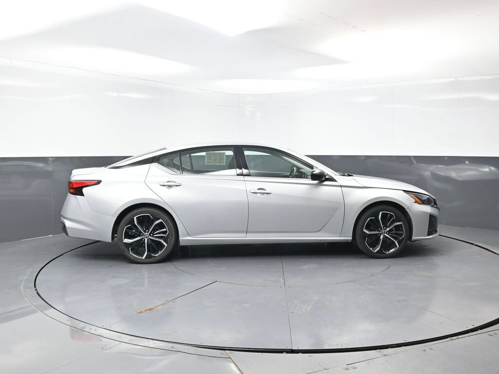 Used 2024 Nissan Altima 2.5 SR Sedan