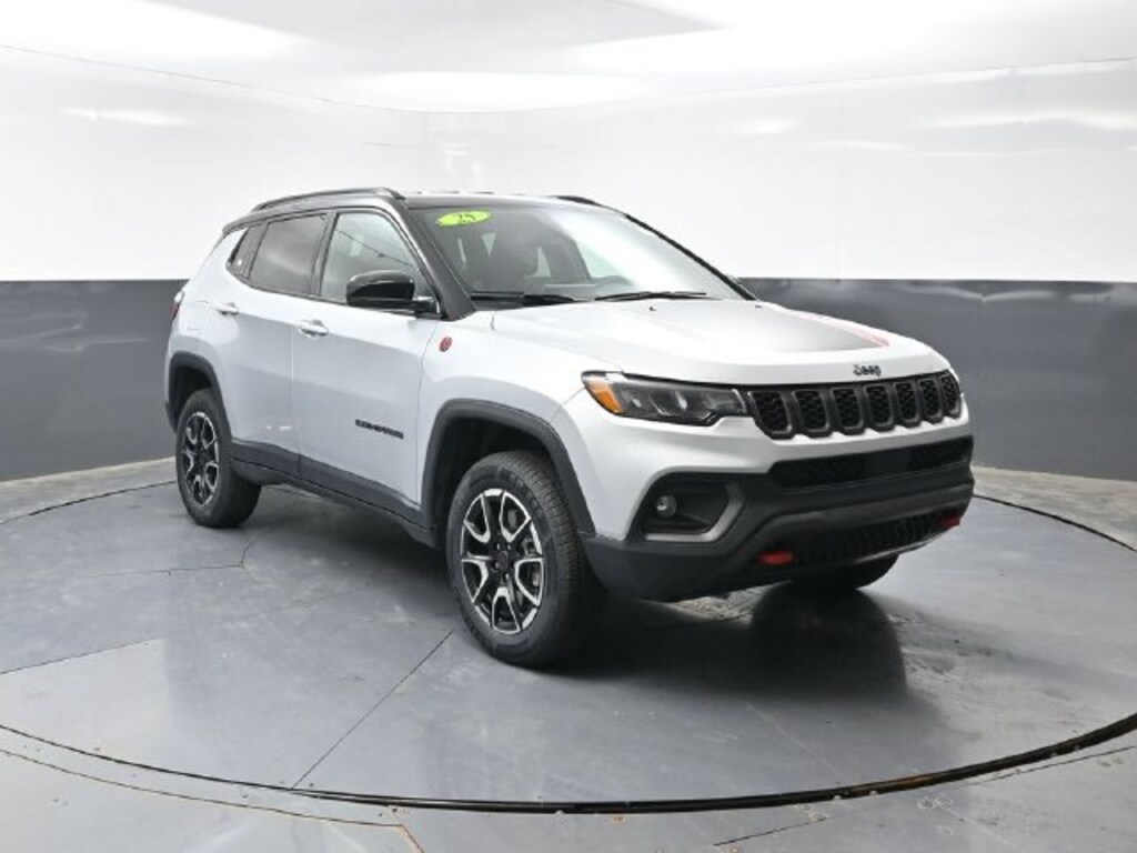 Used 2025 Jeep Compass Trailhawk