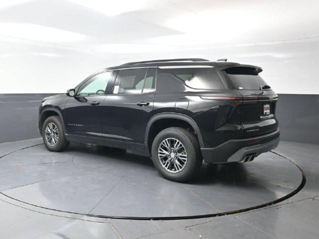 Used 2024 Chevrolet Traverse LT SUV