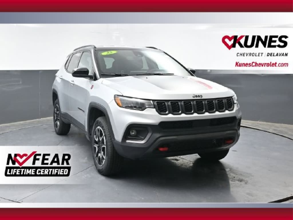 Used 2025 Jeep Compass Trailhawk