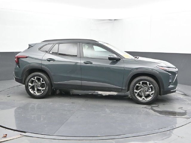 Used 2025 Chevrolet Trax LT SUV