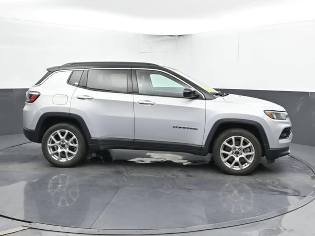 Used 2025 Jeep Compass Limited