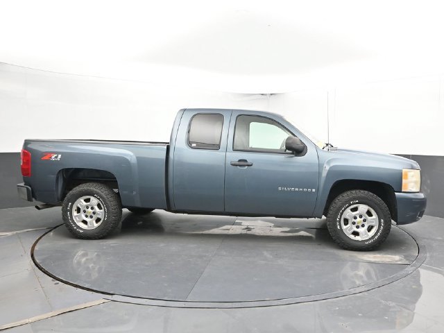 Used 2009 Chevrolet Silverado 1500 LT Truck