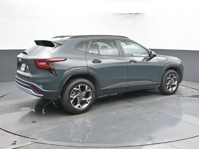 Used 2025 Chevrolet Trax LT SUV