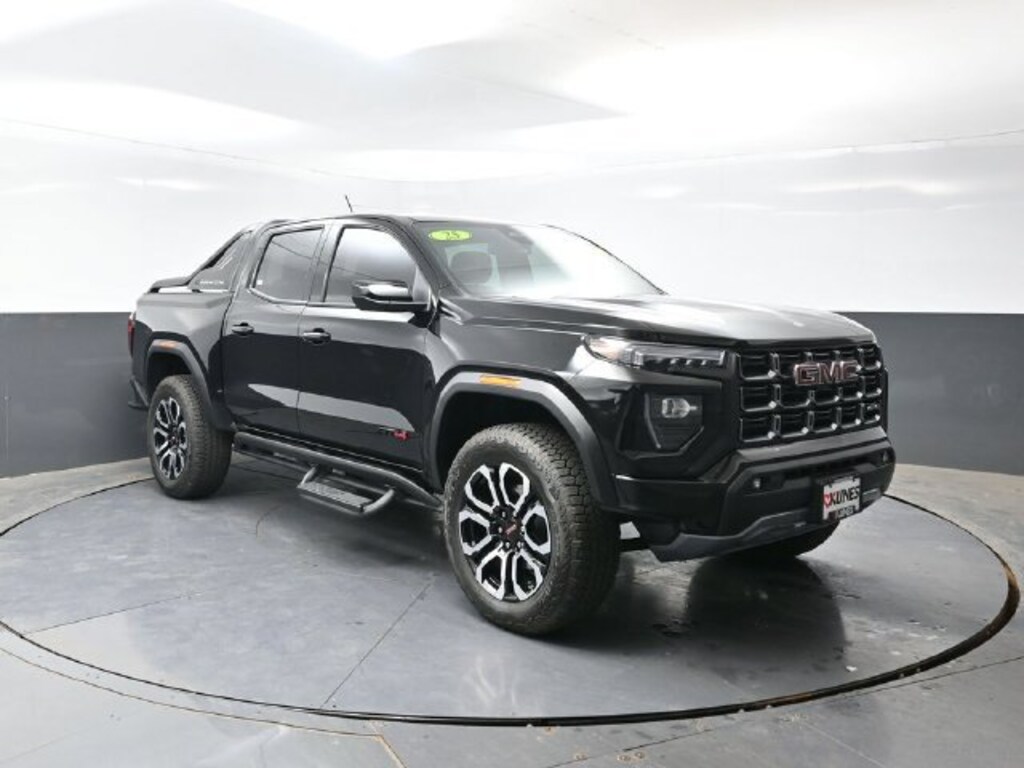 Used 2025 GMC Canyon AT4 Truck