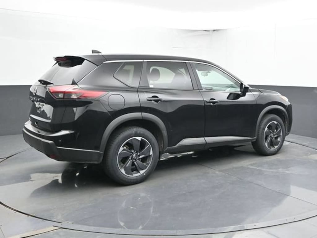 Used 2024 Nissan Rogue SV