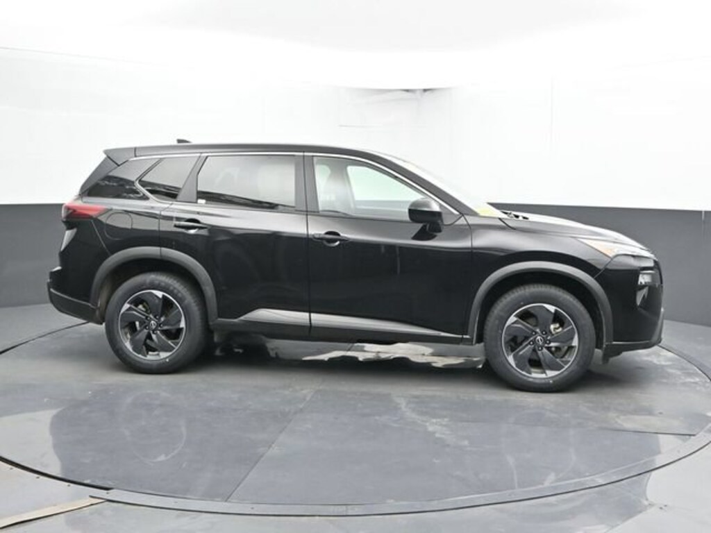 Used 2024 Nissan Rogue SV