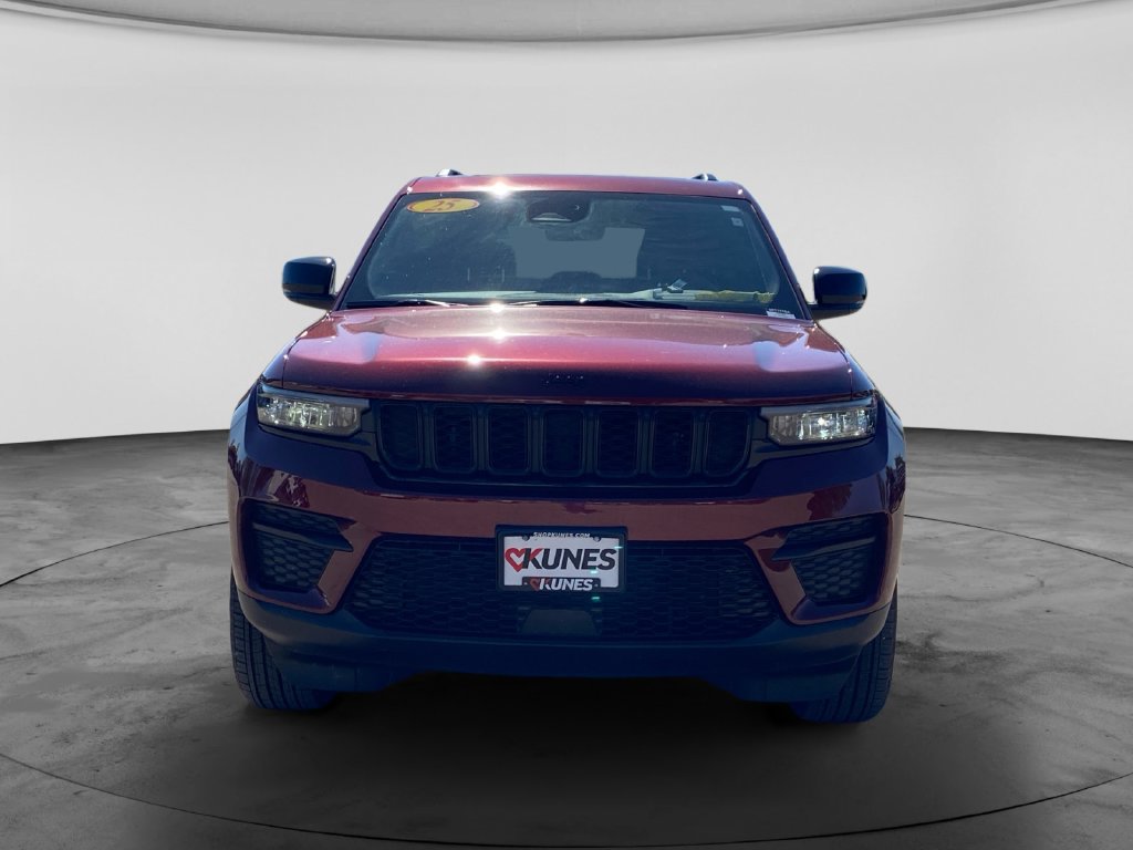 Used 2025 Jeep Grand Cherokee Laredo