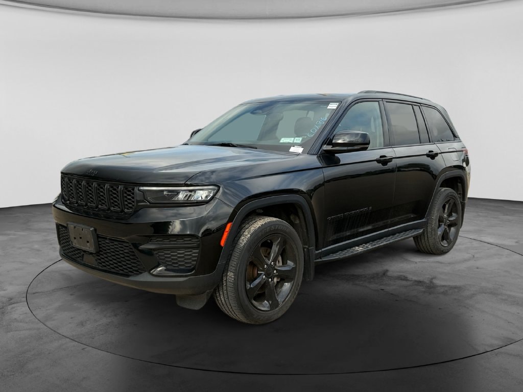 Used 2022 Jeep Grand Cherokee Altitude SUV