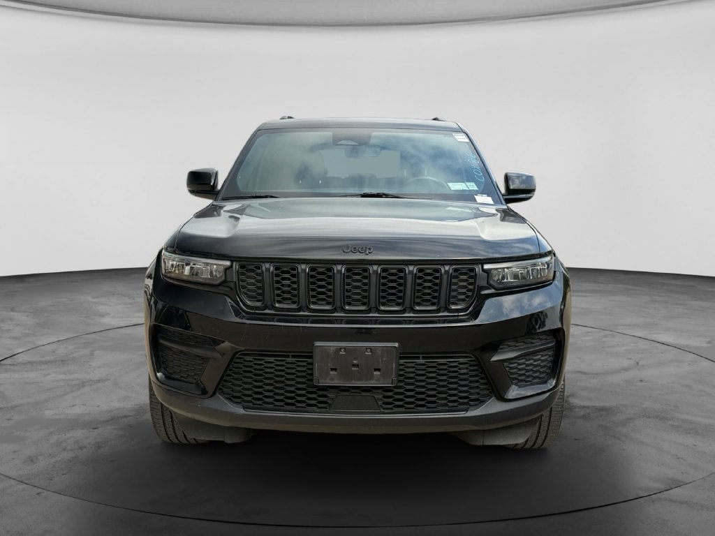 Used 2022 Jeep Grand Cherokee Altitude SUV