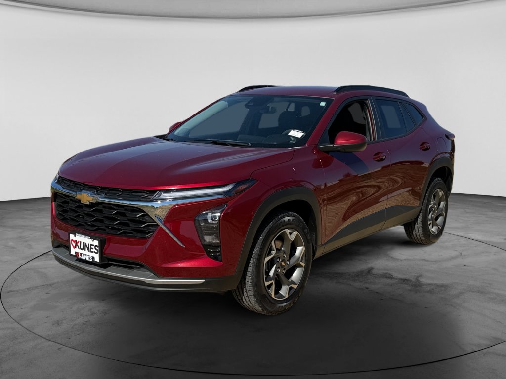 Used 2025 Chevrolet Trax LT SUV