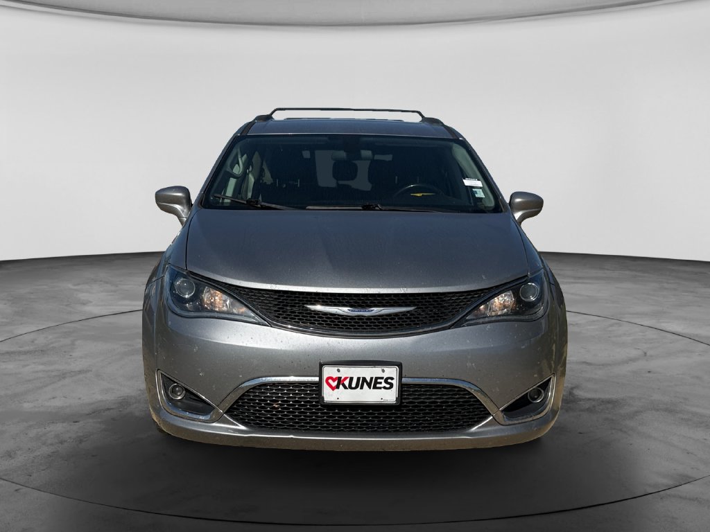 Used 2018 Chrysler Pacifica Touring L Minivan/Van