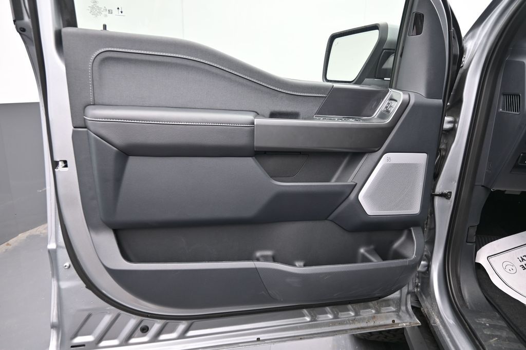 2025 Ford F-150 Lariat - Photo 11