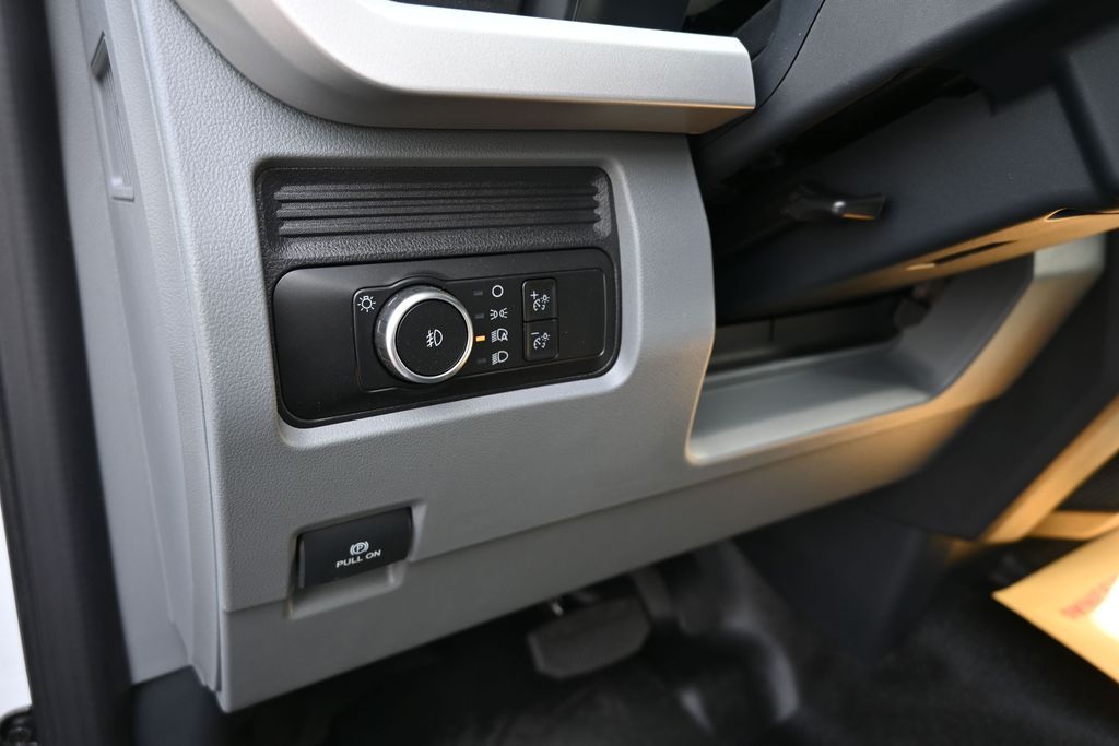 2025 Ford F-350 Super Duty Chassis Cab XL - Photo 18