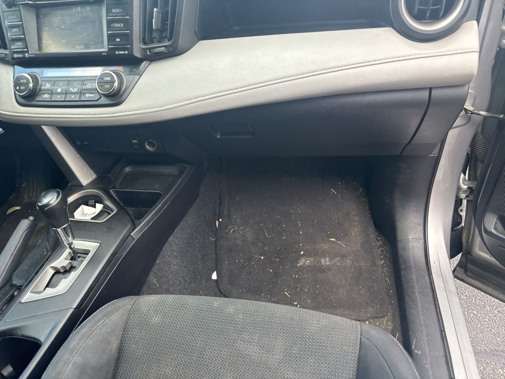 2017 Toyota RAV4 XLE - Photo 20