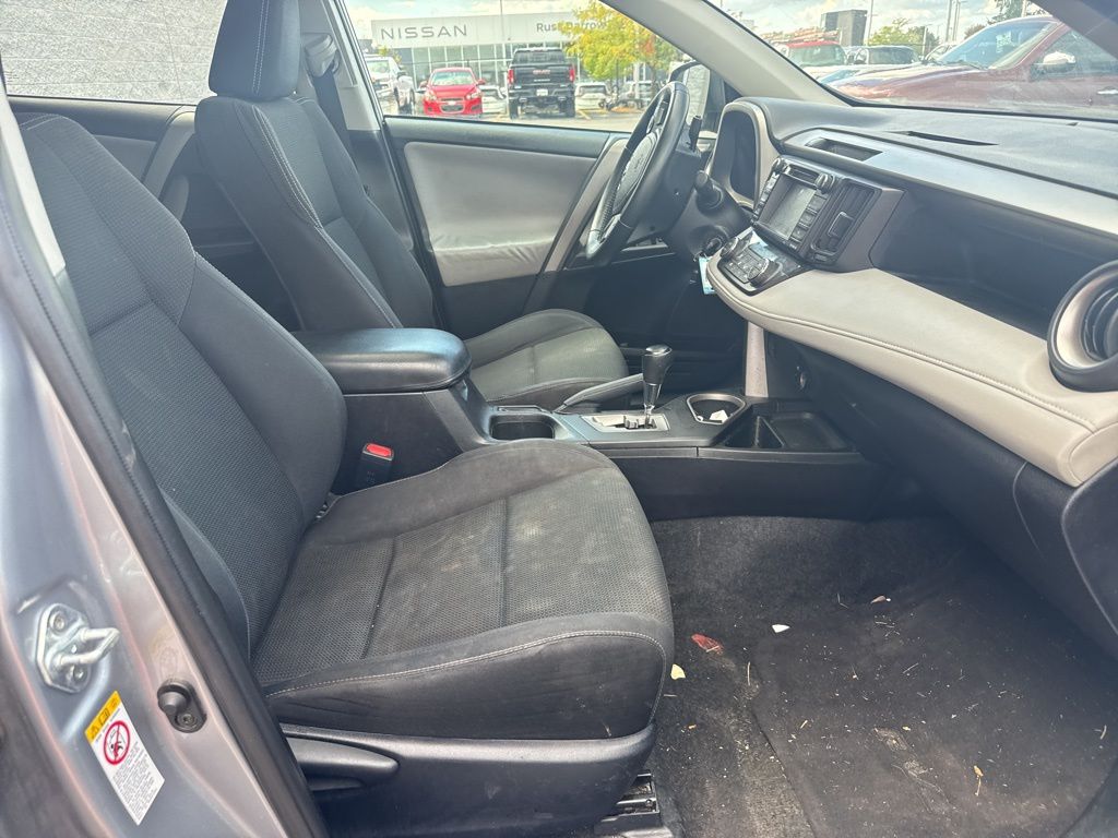 2017 Toyota RAV4 XLE - Photo 17