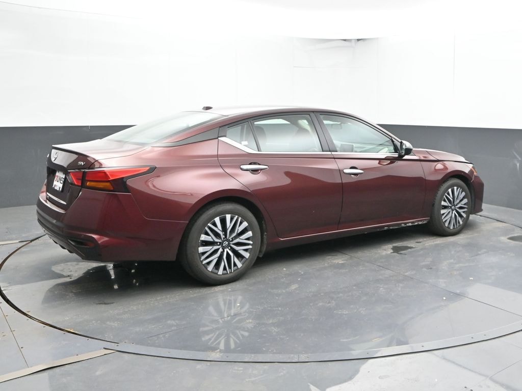 Certified 2024 Nissan Altima 2.5 SV Sedan