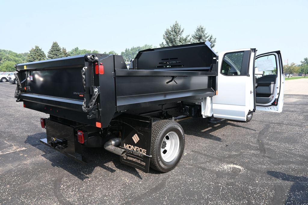 2025 Ford F-350 Super Duty Chassis Cab XL - Photo 25