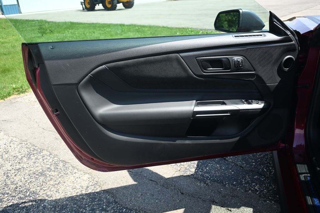 2025 Ford Mustang Dark Horse - Photo 14