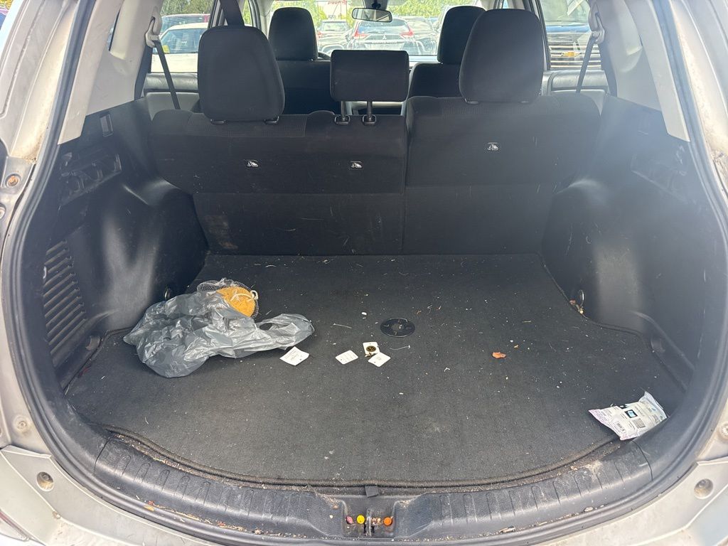 2017 Toyota RAV4 XLE - Photo 12
