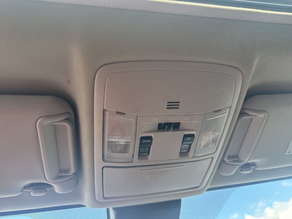 2017 Toyota RAV4 XLE - Photo 45