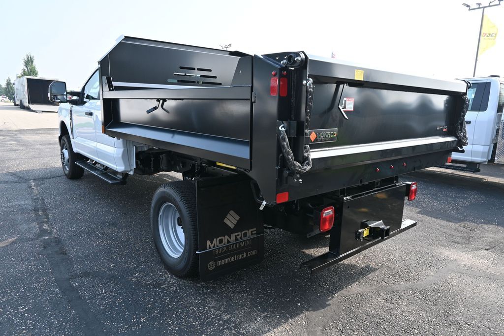 2025 Ford F-350 Super Duty Chassis Cab XL - Photo 7