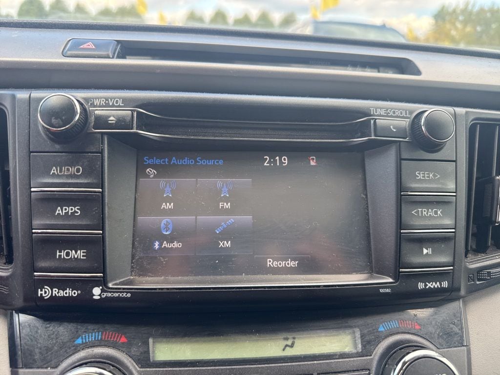 2017 Toyota RAV4 XLE - Photo 40
