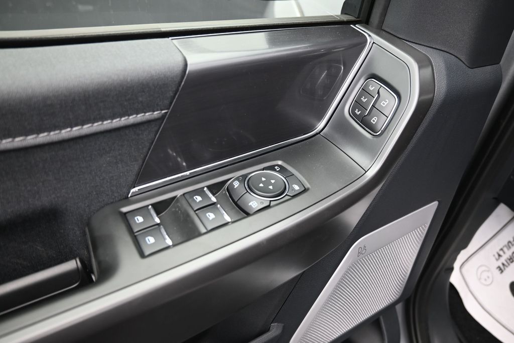 2025 Ford F-150 Lariat - Photo 12