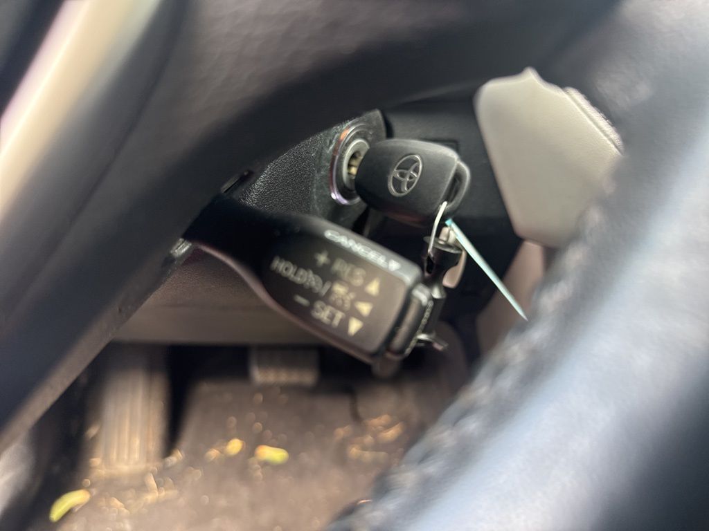 2017 Toyota RAV4 XLE - Photo 38