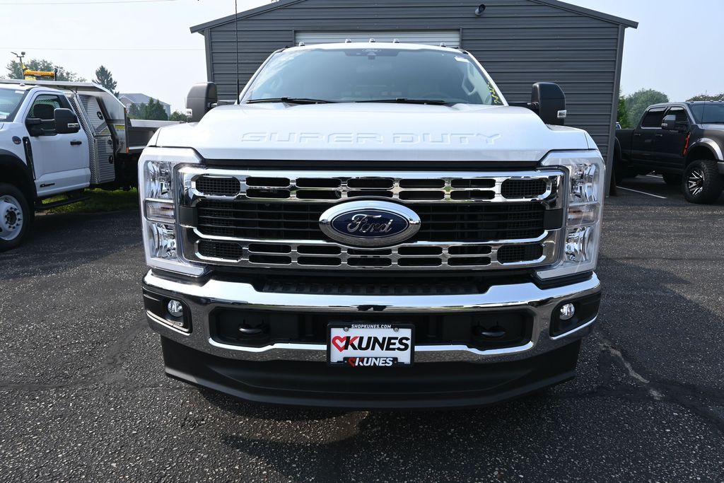 2025 Ford F-350 Super Duty Chassis Cab XL - Photo 16