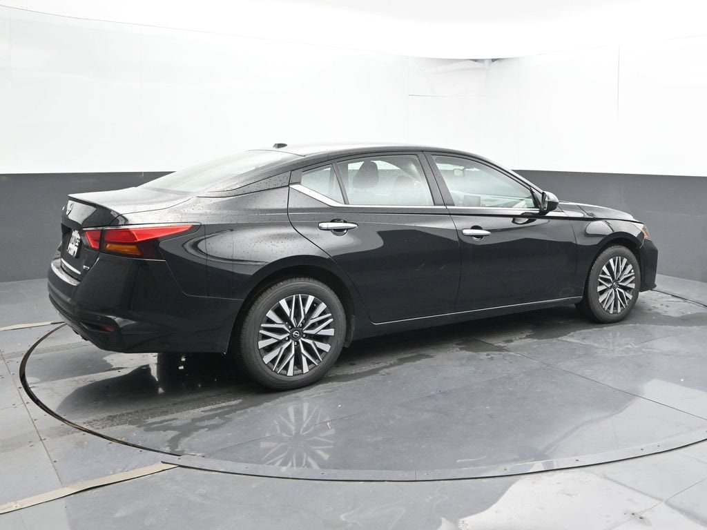 Certified 2025 Nissan Altima 2.5 SV Sedan