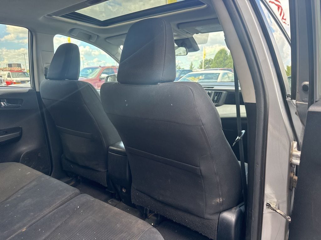 2017 Toyota RAV4 XLE - Photo 22