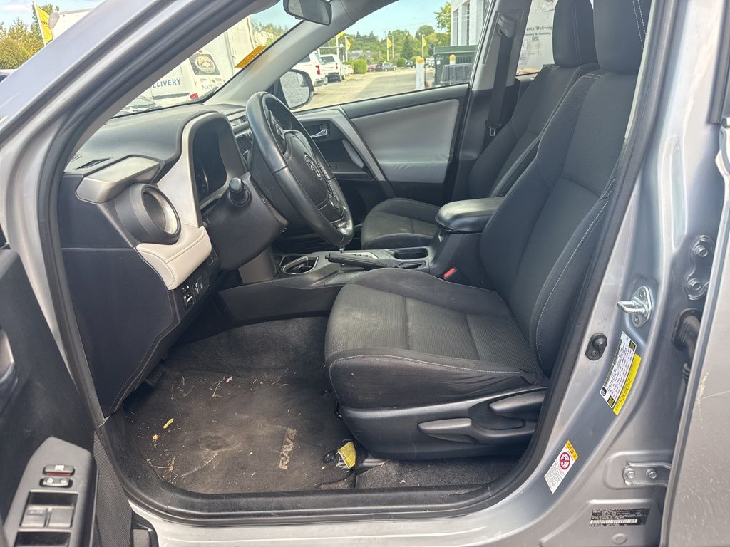 2017 Toyota RAV4 XLE - Photo 29