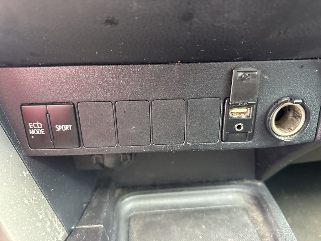 2017 Toyota RAV4 XLE - Photo 42