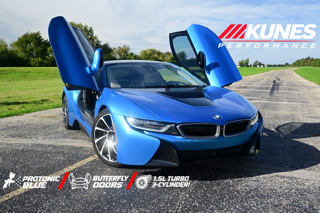 2014 BMW i8 Giga World
