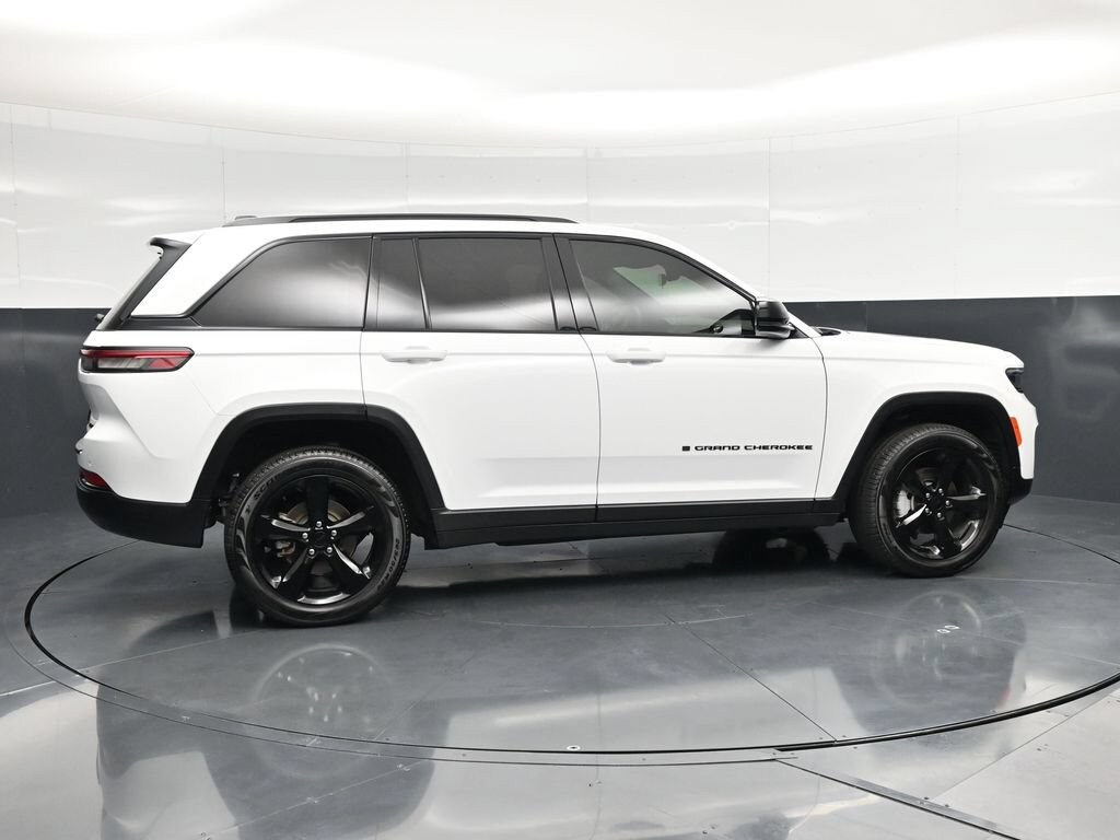 Used 2025 Jeep Grand Cherokee Limited SUV