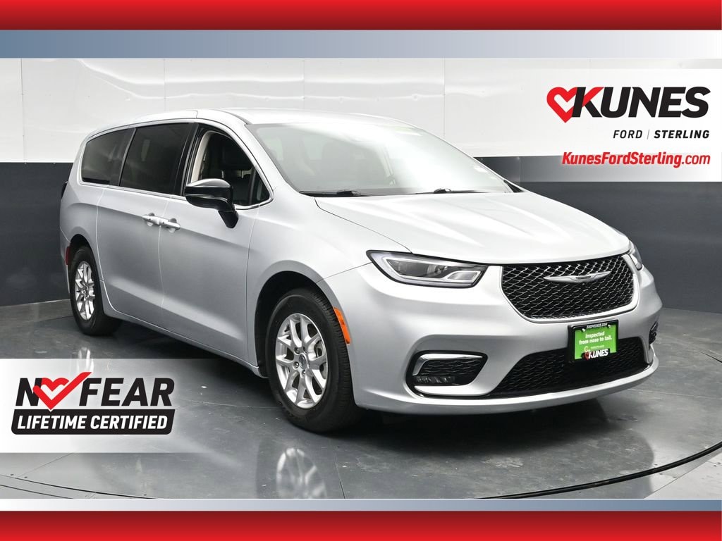 Used 2024 Chrysler Pacifica Touring L Van Passenger Van