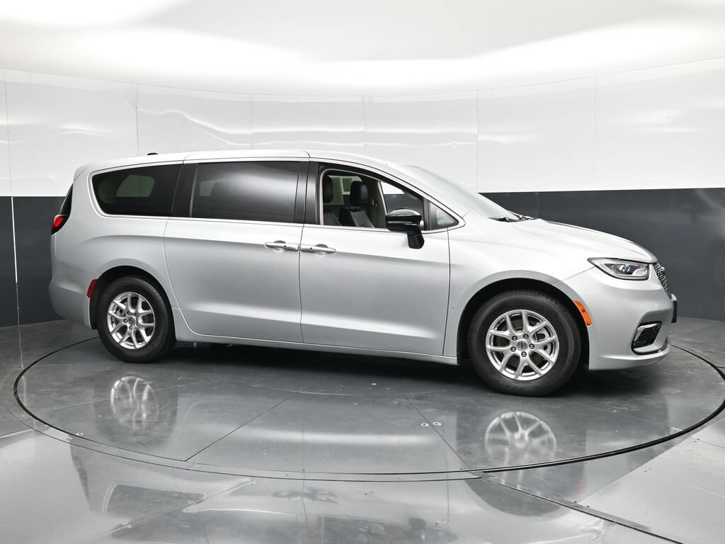 Used 2024 Chrysler Pacifica Touring L Van Passenger Van