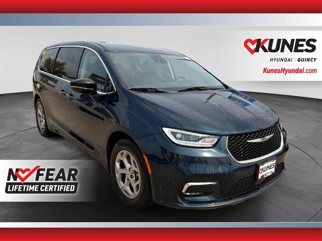 Used 2024 Chrysler Pacifica Limited Van Passenger Van