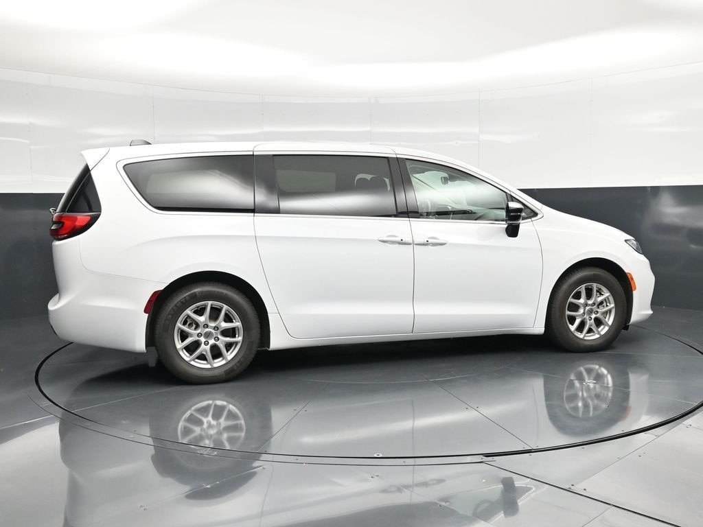 Certified 2024 Chrysler Pacifica Touring L Minivan/Van
