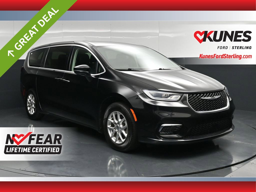 Used 2024 Chrysler Pacifica Touring L Minivan/Van