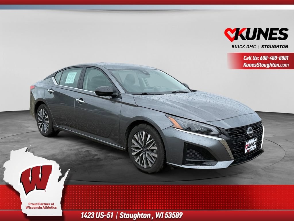 Used 2025 Nissan Altima SV