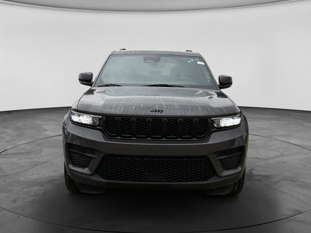 Used 2023 Jeep Grand Cherokee Altitude