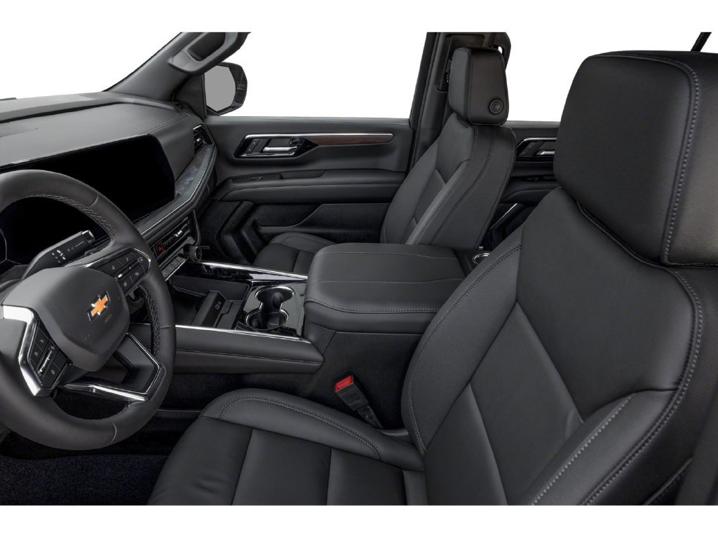 2027 Chevrolet Suburban LT - Photo 6