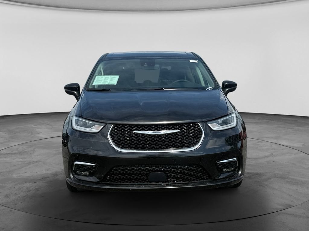 Used 2023 Chrysler Pacifica Touring L